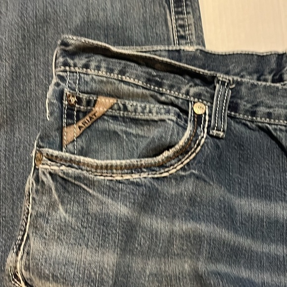 Ariat-40/32-blue-Durango-relaxed boot cut M4-thick stitch,light distressed jeans - Picture 5 of 15